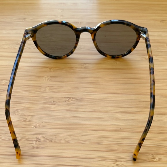 Madewell Tortoise Shell Rounded Sunglasses - Picture 5 of 5